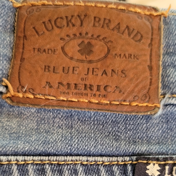 Lucky Jeans - Picture 2 of 5